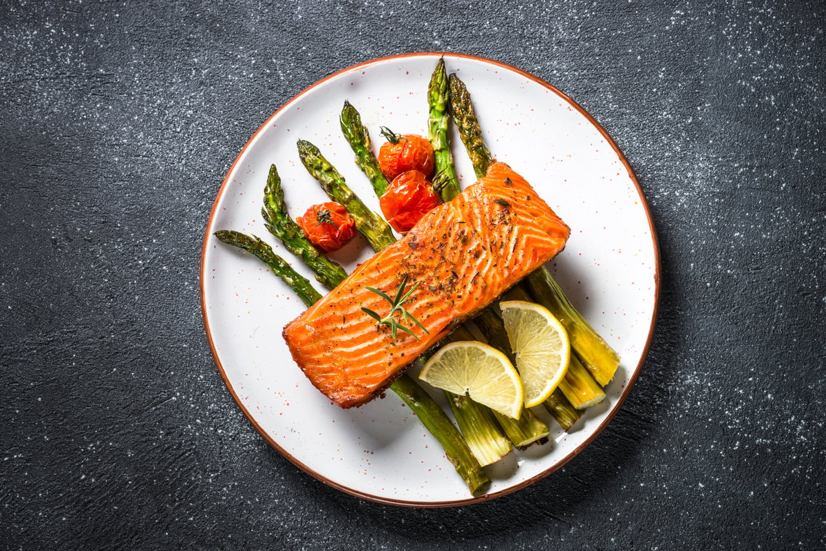 Salmon on Asparagus 